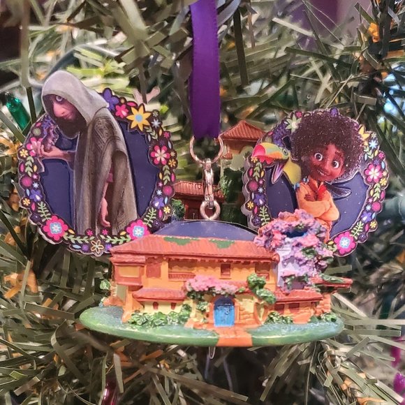 Encanto Ear Hat Light-Up Living Magic Sketchbook Ornament – Night - Picture 1 of 2